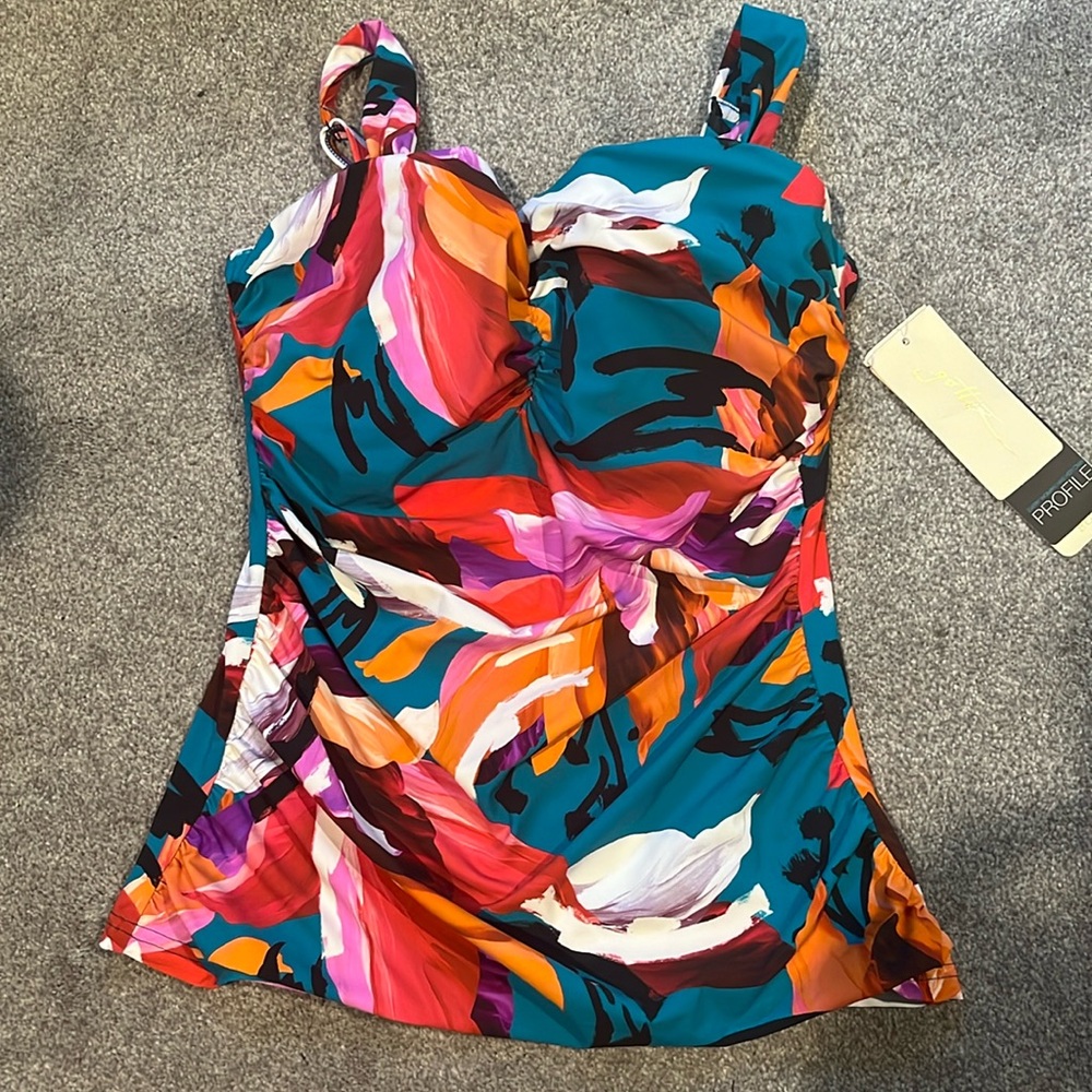 Brand new with tickets /Tankini top only